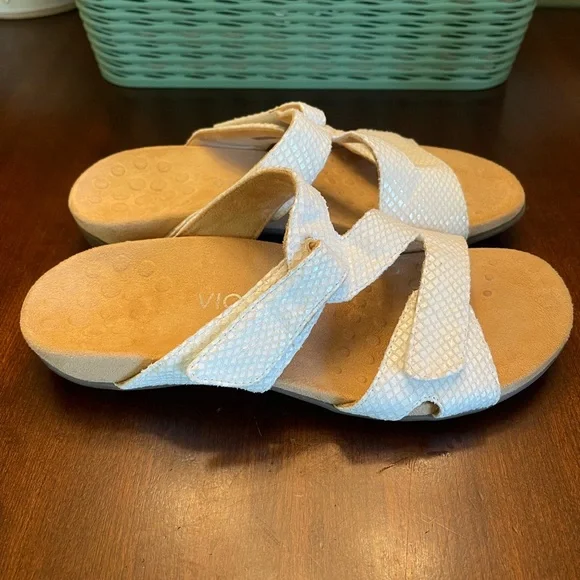 Vionic slip on sandals - Picture 3 of 8